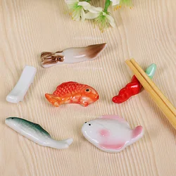 1Pcs Small Fish Shape Ceramic Chopsticks Holder Spoon Fork Rest Sushi Rack Shelf Chopsticks Holder Stand Rest Kitchen Utensil