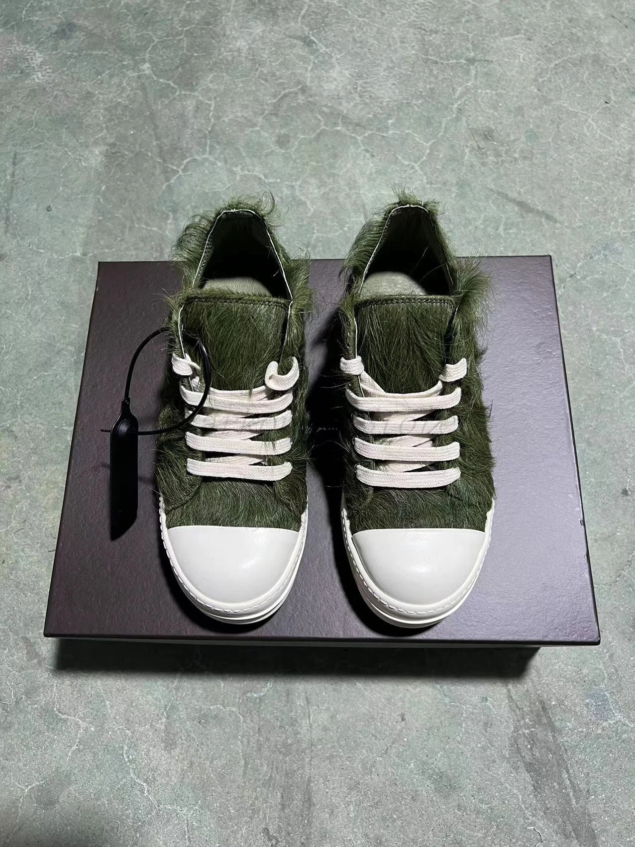 

Military Green Long Horsehair Low Cut Casual Shoes Men's And Women's Fashionable Design Classic Sports Quality