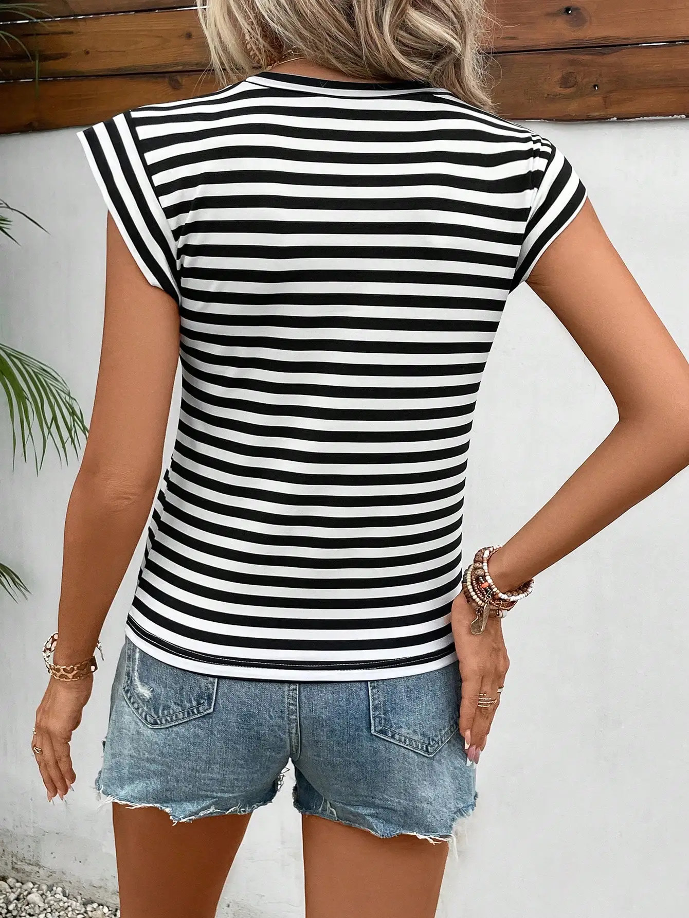 2024 New round neck loose short-sleeved T-shirt summer fashion small fly sleeve sleeveless striped casual women\'s tops