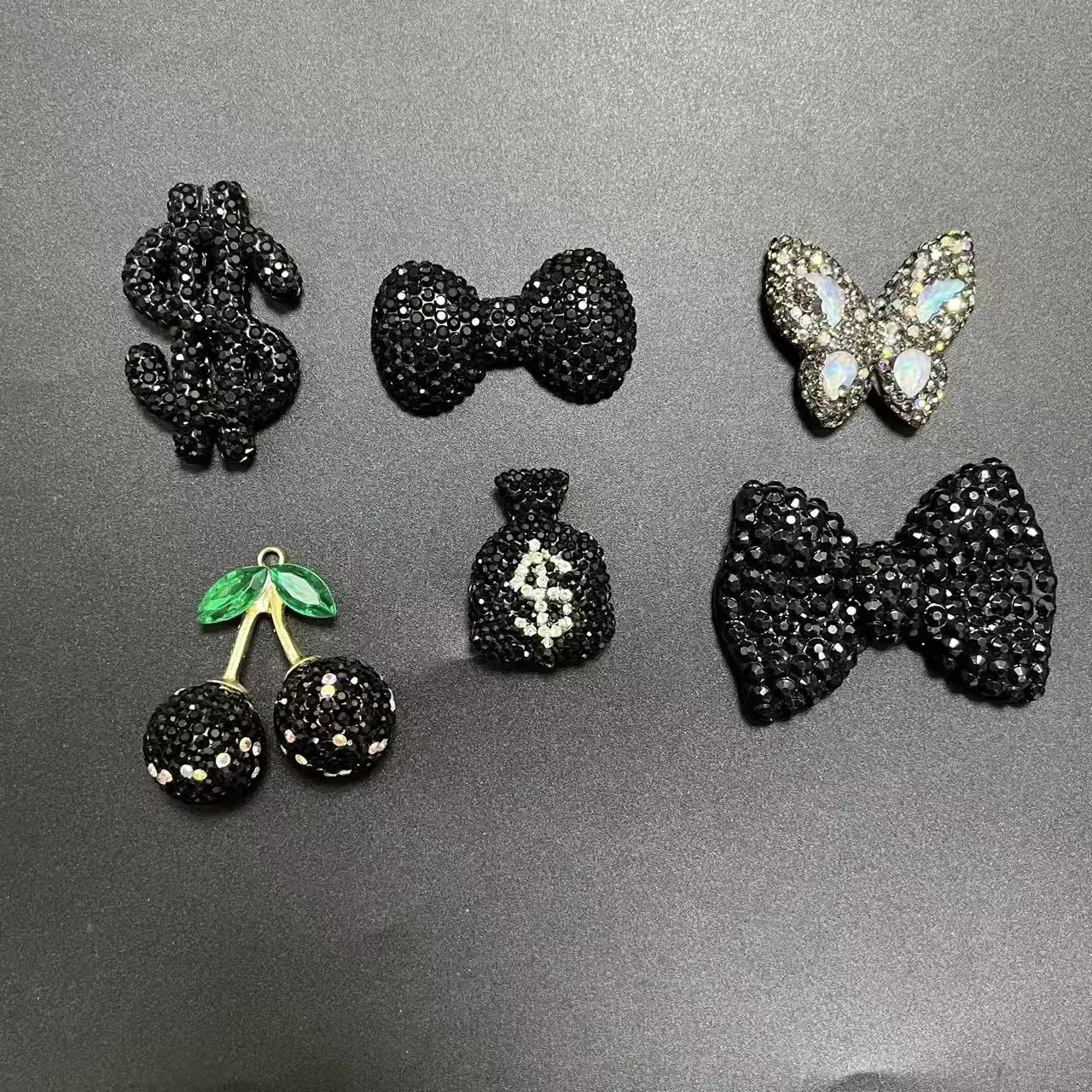 

2Pcs Retro Cool Black Series Cherry Butterfly Money Bag Bow Flat Back Full Rhinestone Charms Junk Phone Case Mirror Decorations