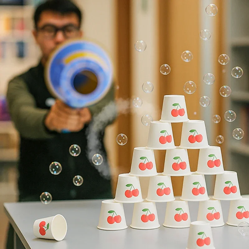 Nuovi giocattoli per macchine per bolle di vento per bambini Macchina per bolle interattiva per esterni Principio d'aria Bolla continua Nuovo esotico poroso