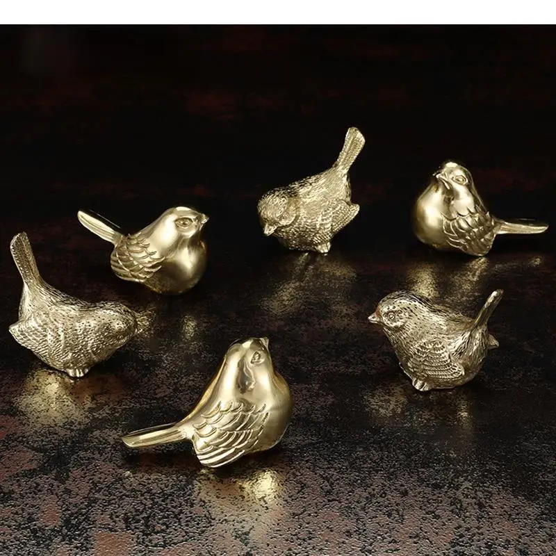 

Golden metal copper bird Simulation animal sculpture Handmade crafts ornaments Copper bird Home decoration accessories