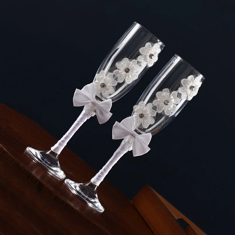 نظارات شمبانيا كريستالية فاخرة - أكواب توست لحفلات الزفاف المتلألئة للاحتفال بالزفاف