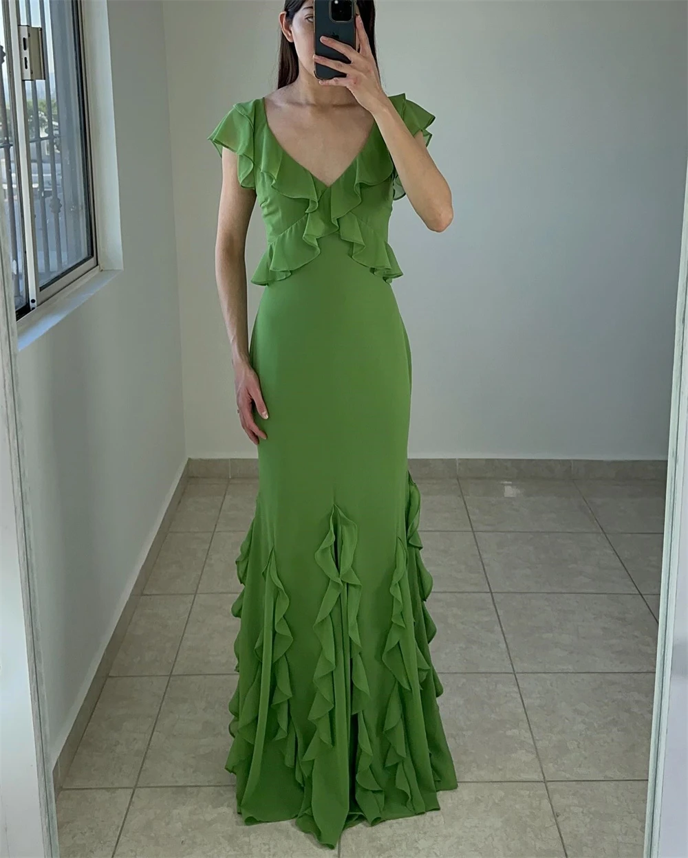 Вечернее платье по индивидуальному заказу. Простое шифоновое платье с v-образным вырезом и открытыми плечами. Платья для выпускного вечера без рукавов. Изысканные прямые платья для особых случаев.