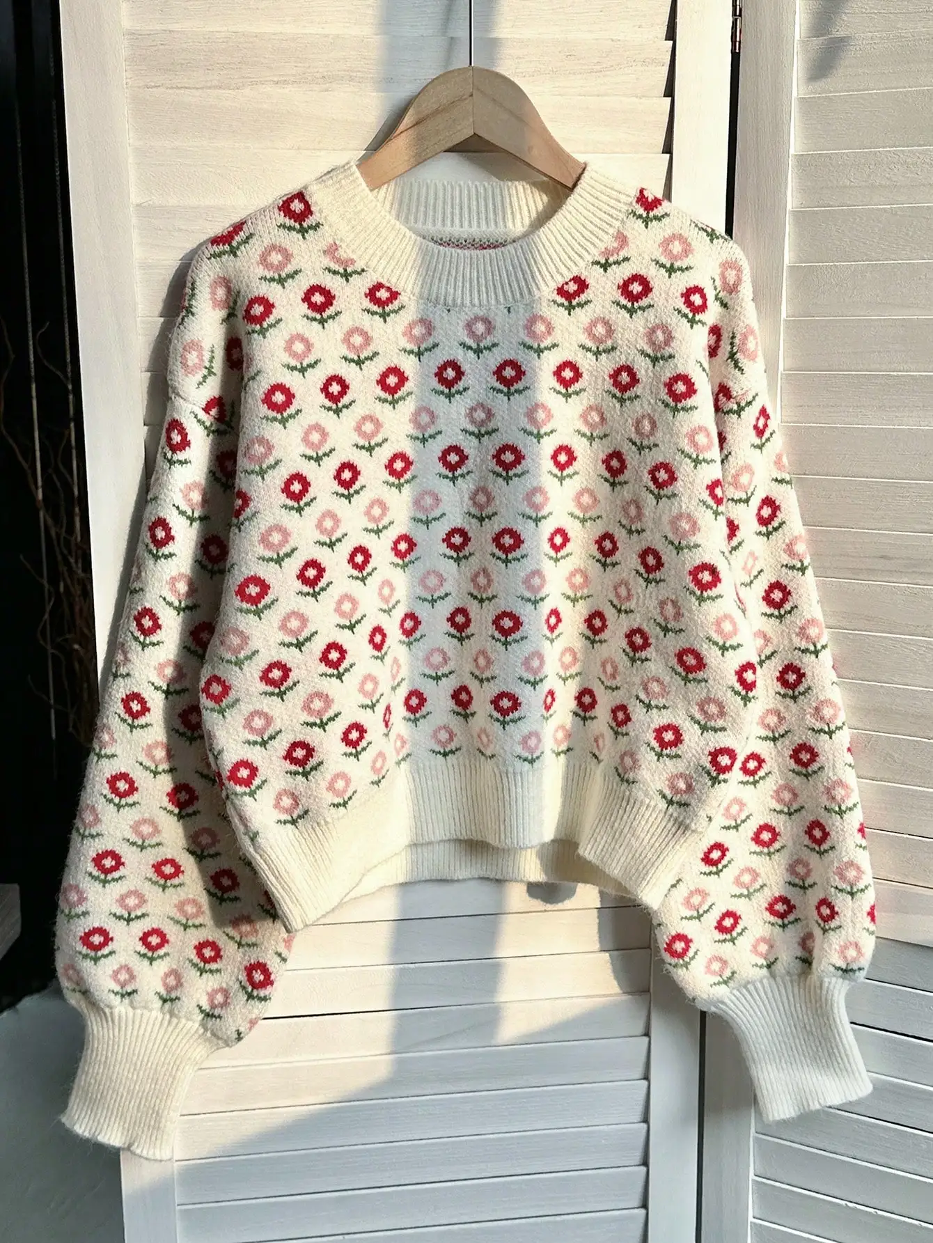 

Women's Oversized Round Neck Floral Print Knit Sweater with Puffed Sleeves