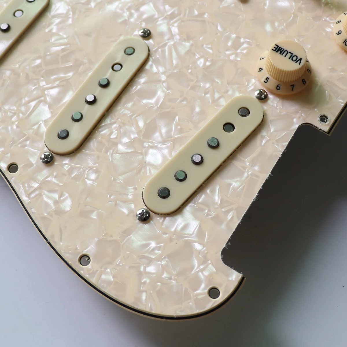 Electric Guitar 1960s Retro ST Single Coil Line Assembly, SSS Cream Pearl Panel SQ Set