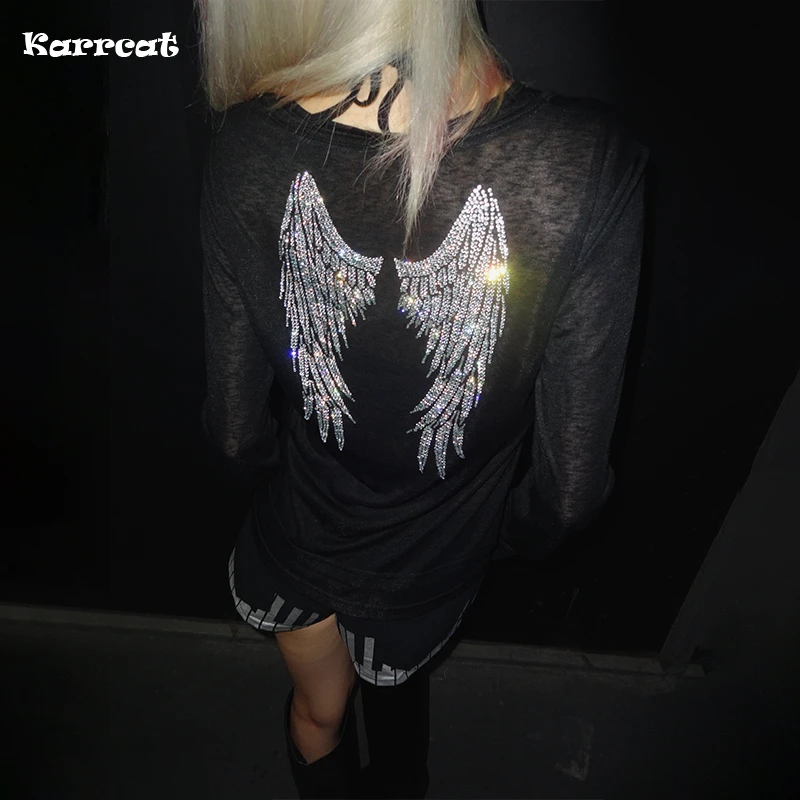 Karrcat Trashy Y2k T-Shirt mit Strass-Flügeln, Grunge-Ästhetik, Metall-Print, Langarm-Oberteil, Gothic-Pailletten-Streetwear, American Emo