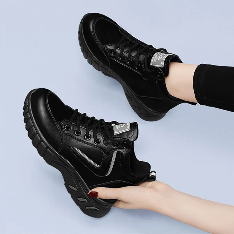 

Soft sole sports shoes women's new autumn winter black thick sole plus velvet leather casual sneakers shoes C1332