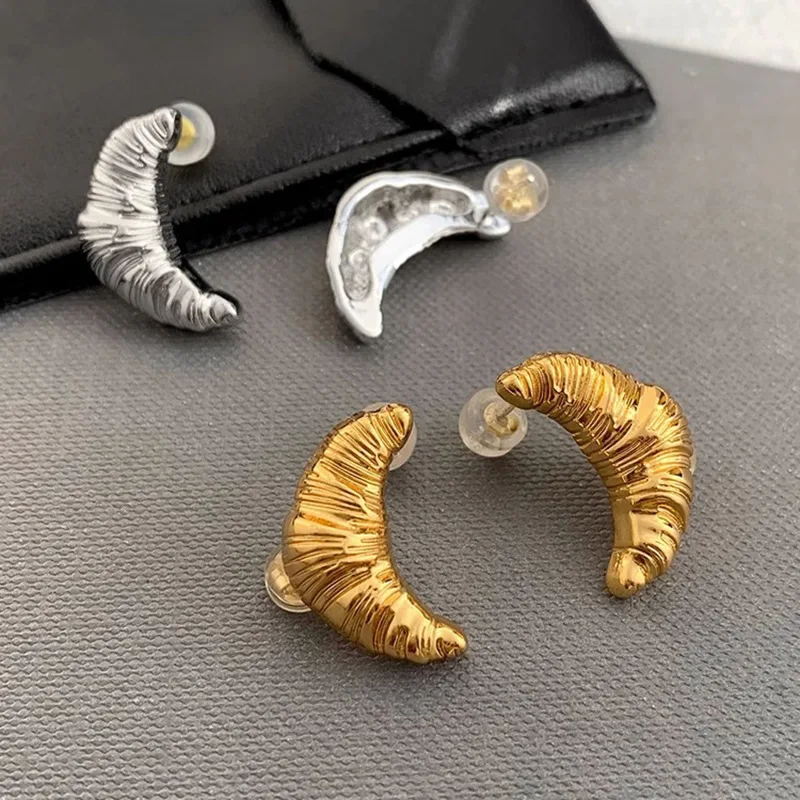 Trendy Gold Color Croissant Stud Earrings for Women Girls Vintage Metal Moon Texture Chic Earring Jewelry Gifts 2024