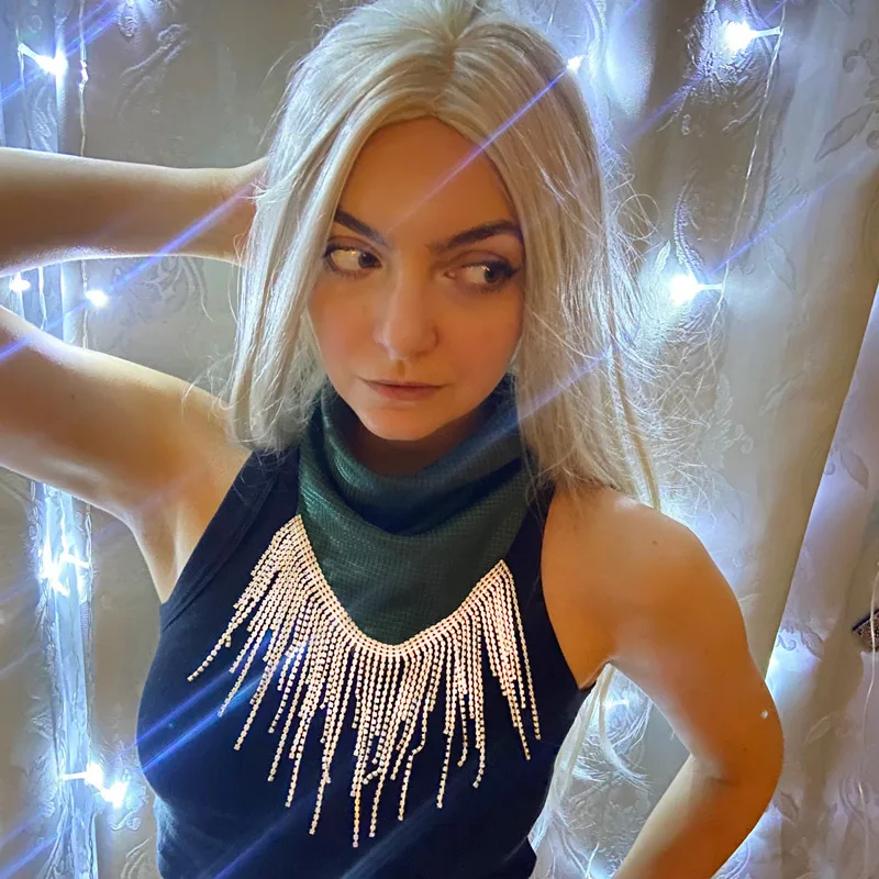 Bufanda con flecos: Estilo, versatilidad y tendencias para mujeres modernas