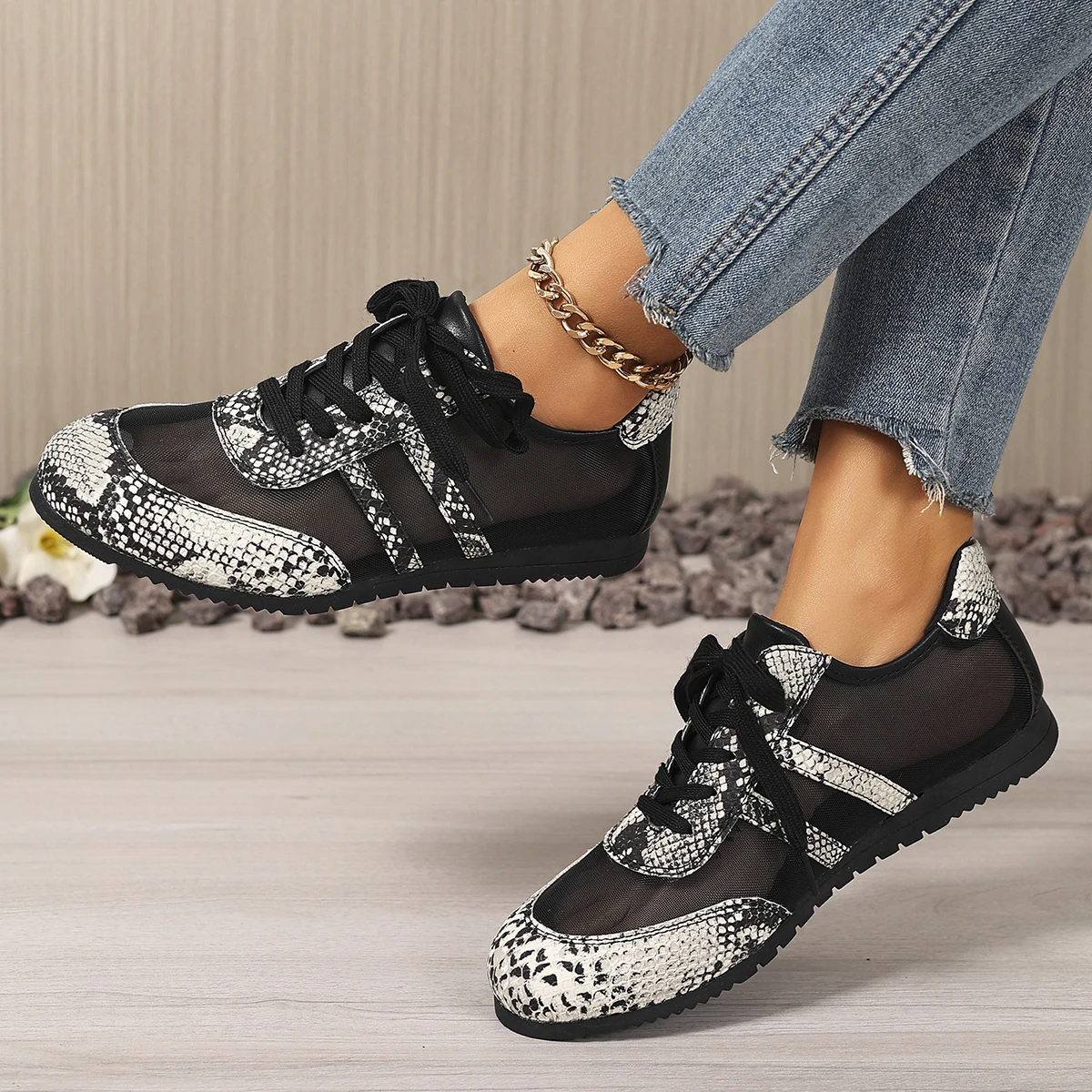 

Женские кроссовки на платформе с принтом змеиной кожи, высокие модные туфли из сетки и кожи, спортивная обувь на массивной подошве со шнуровкой