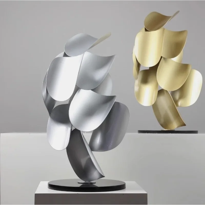 Modern Metal Leaf Ornaments Luxury Sculptures Elegant Creative Living Room Sculpture Aesthetic Miniature Ornament Home Decor