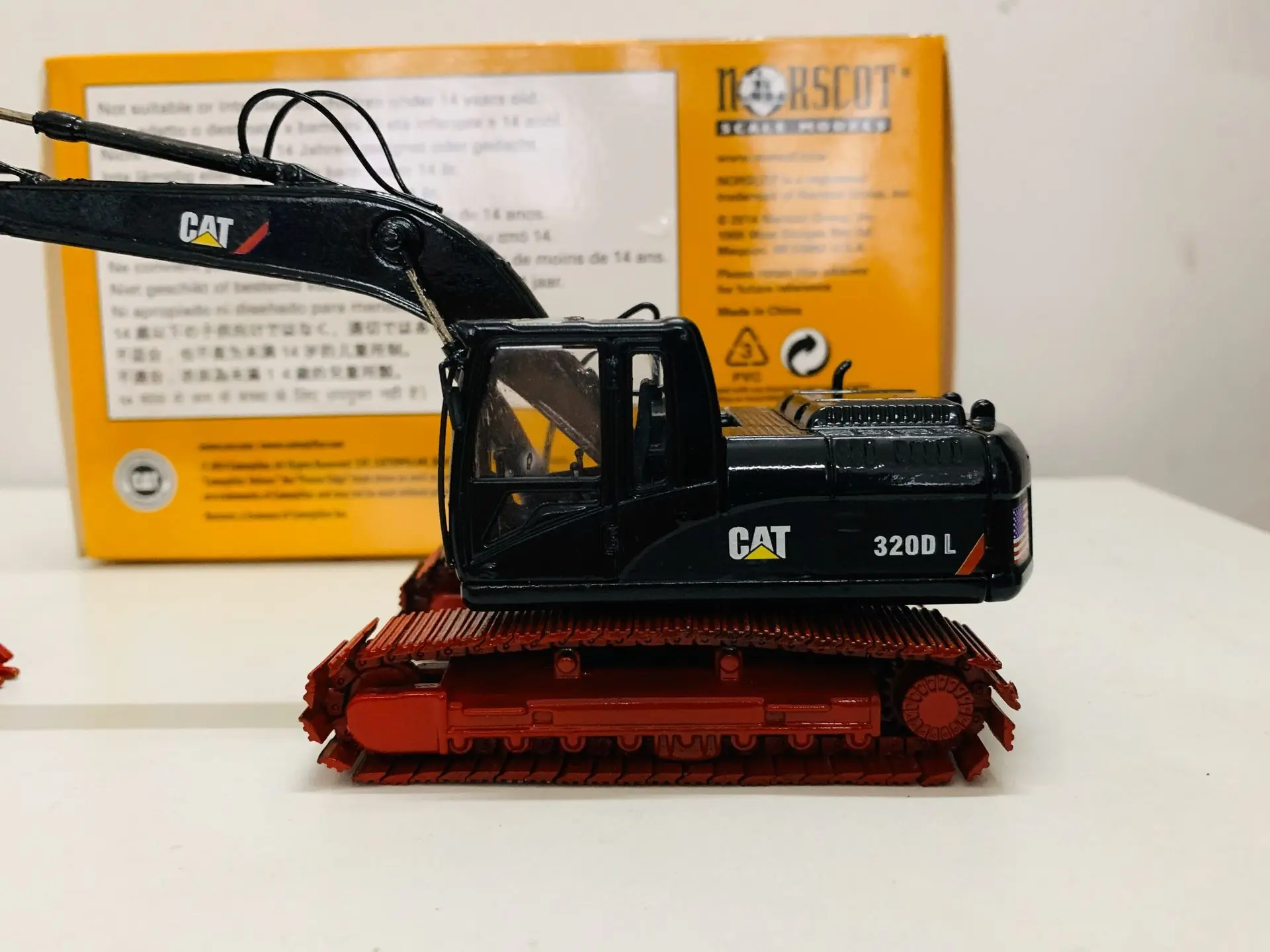 320D L Hydraulic Excavator Black 1/50 Scale Die-Cast Model