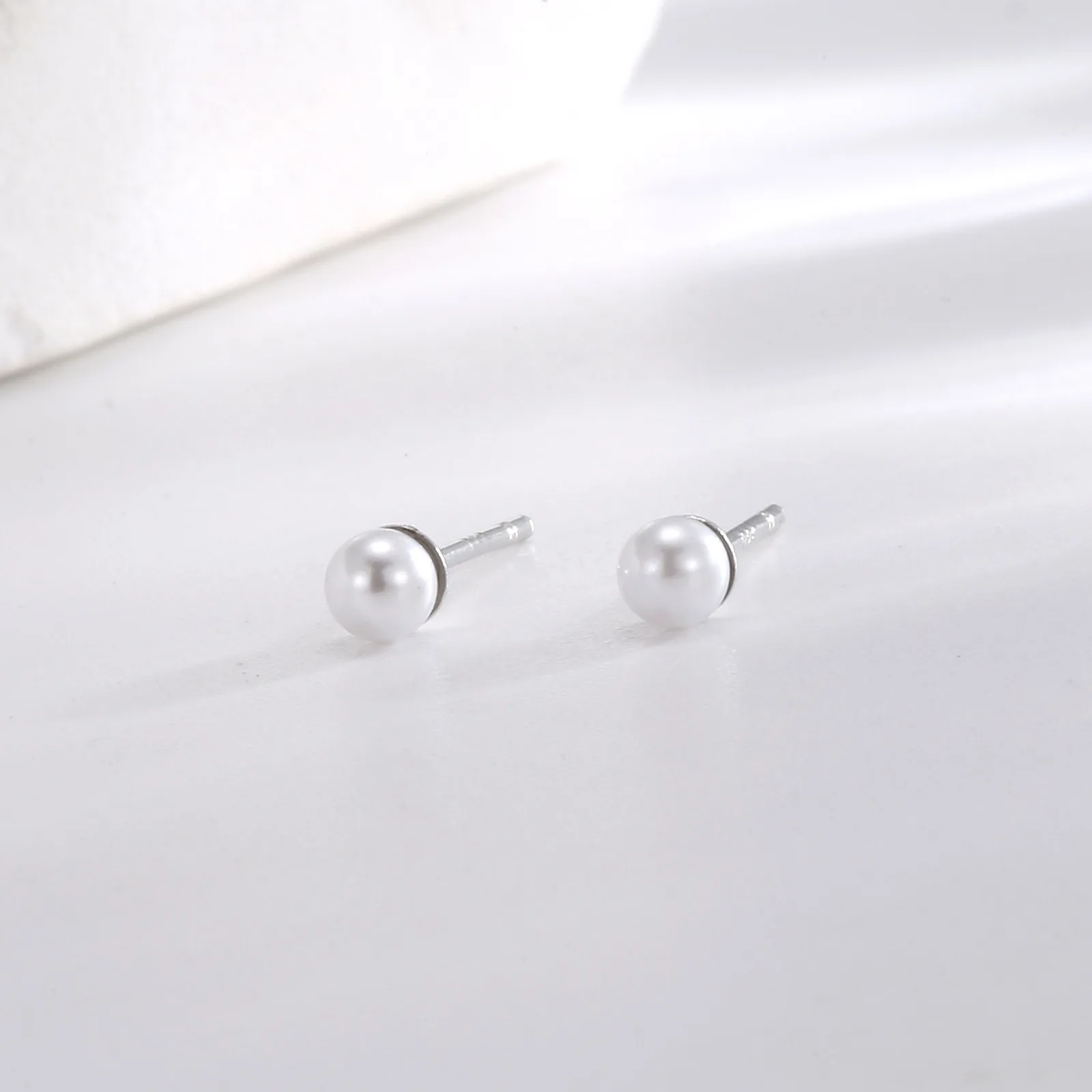 Minimalist and Understated Style Silver Color Imitation Pearl Earrings Women Interear Embellishment Gentle Temperament Earrings