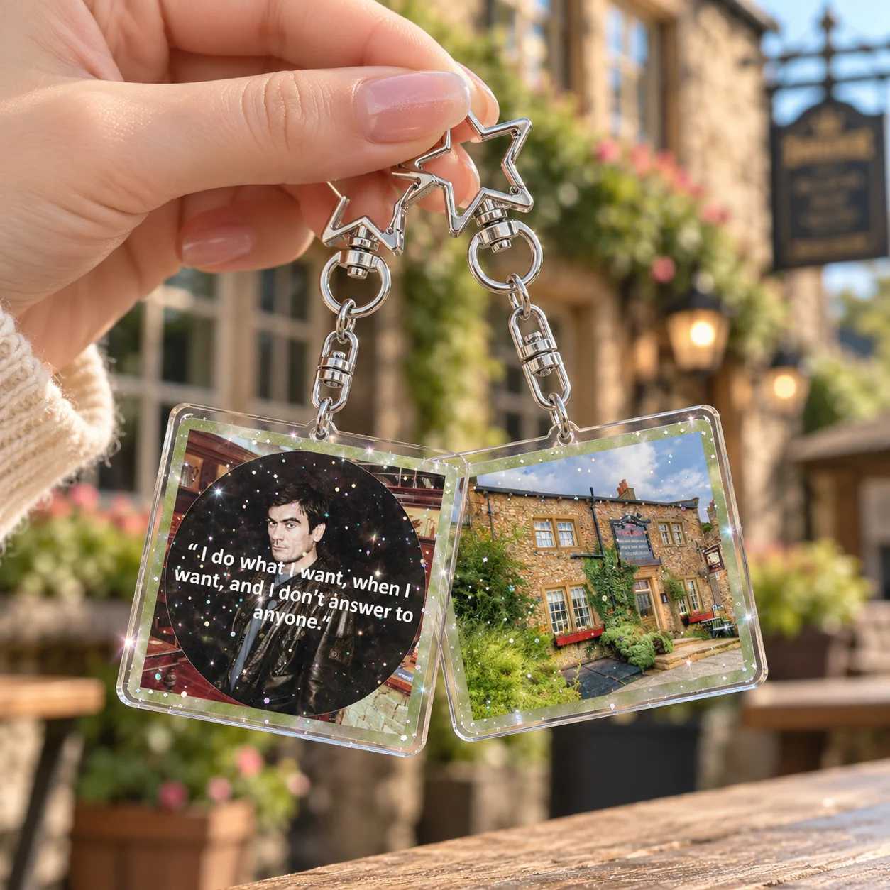 Emmerdale Keychain for Accessories Bag The Woolpack Jigsaw Arncliff Glitter Key Chain Keyring Jewelry Friends Gifts