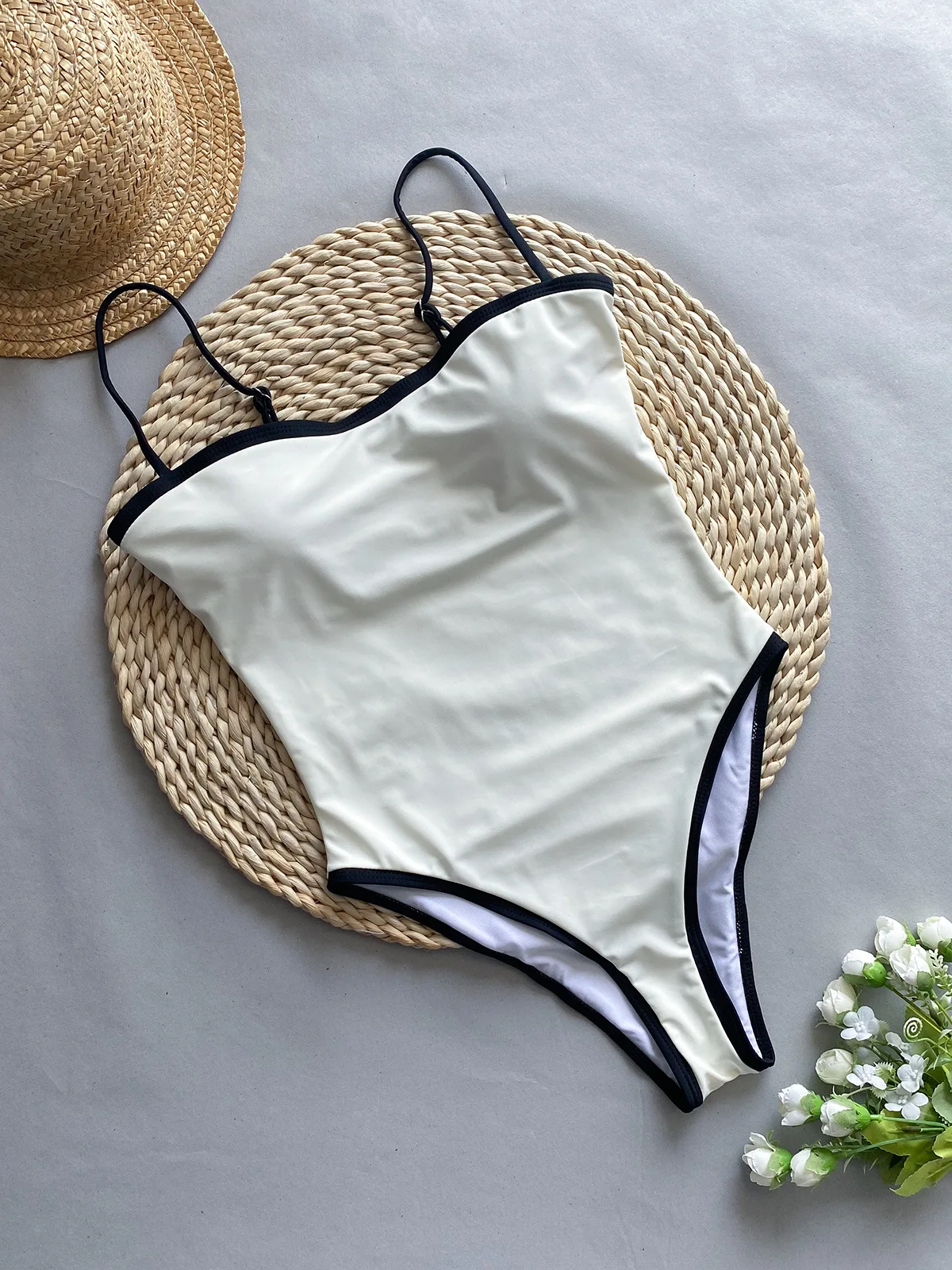 Bañador de una pieza para mujer, traje de baño Sexy, Monokini con espalda descubierta, color blanco y negro, novedad de 2024