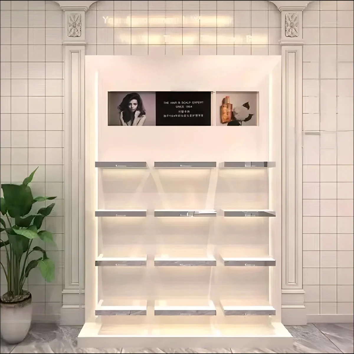 

Стеллажи для демонстрации косметики в магазинах, дизайн интерьера для салонов красоты, витрины для лаков для ногтей и парфюмерии