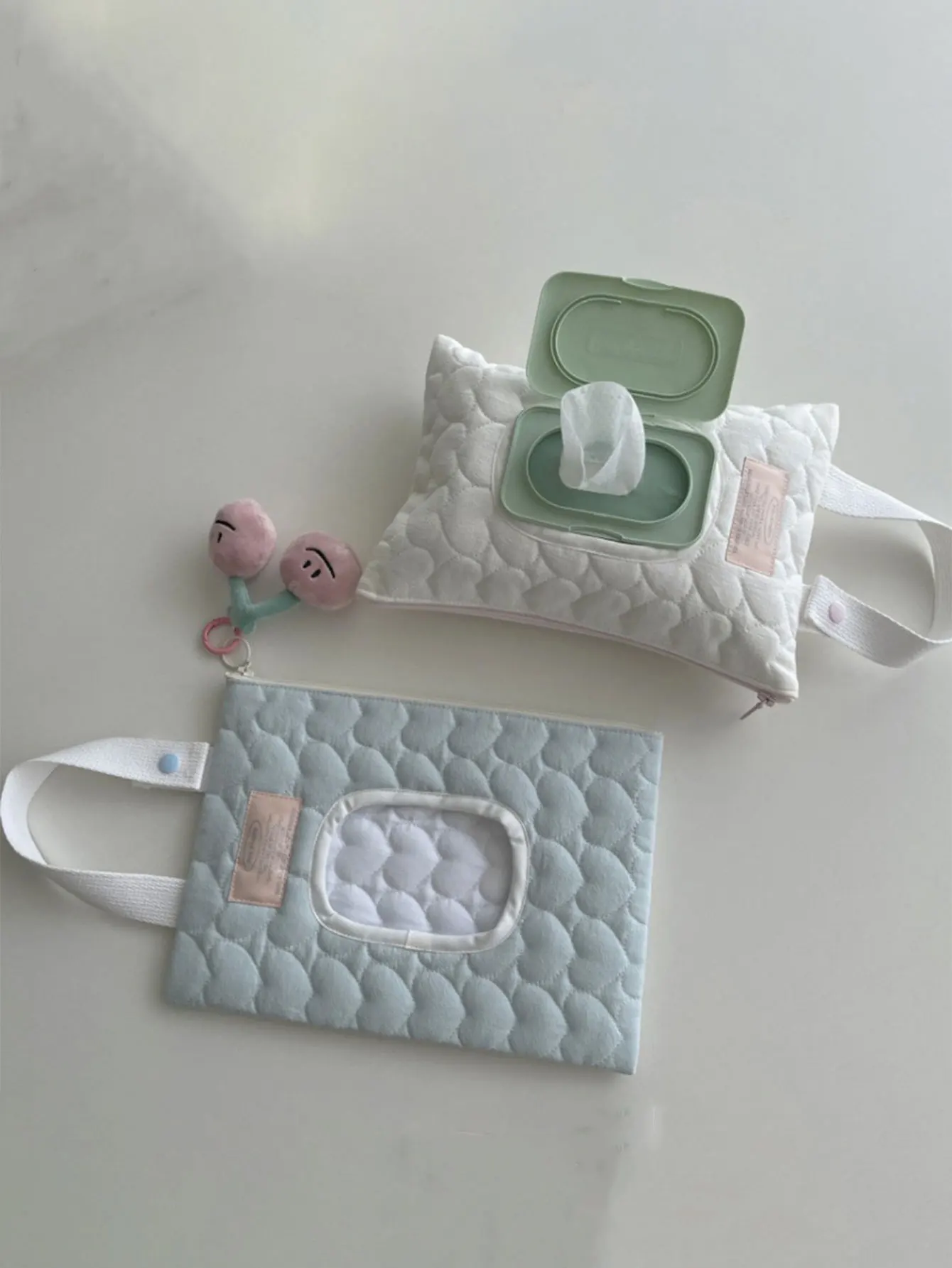 

1pc heart-shaped quilted fabric tissue box with a button design,Portable, high-capacity Tissue bag for car tissue holder or wet