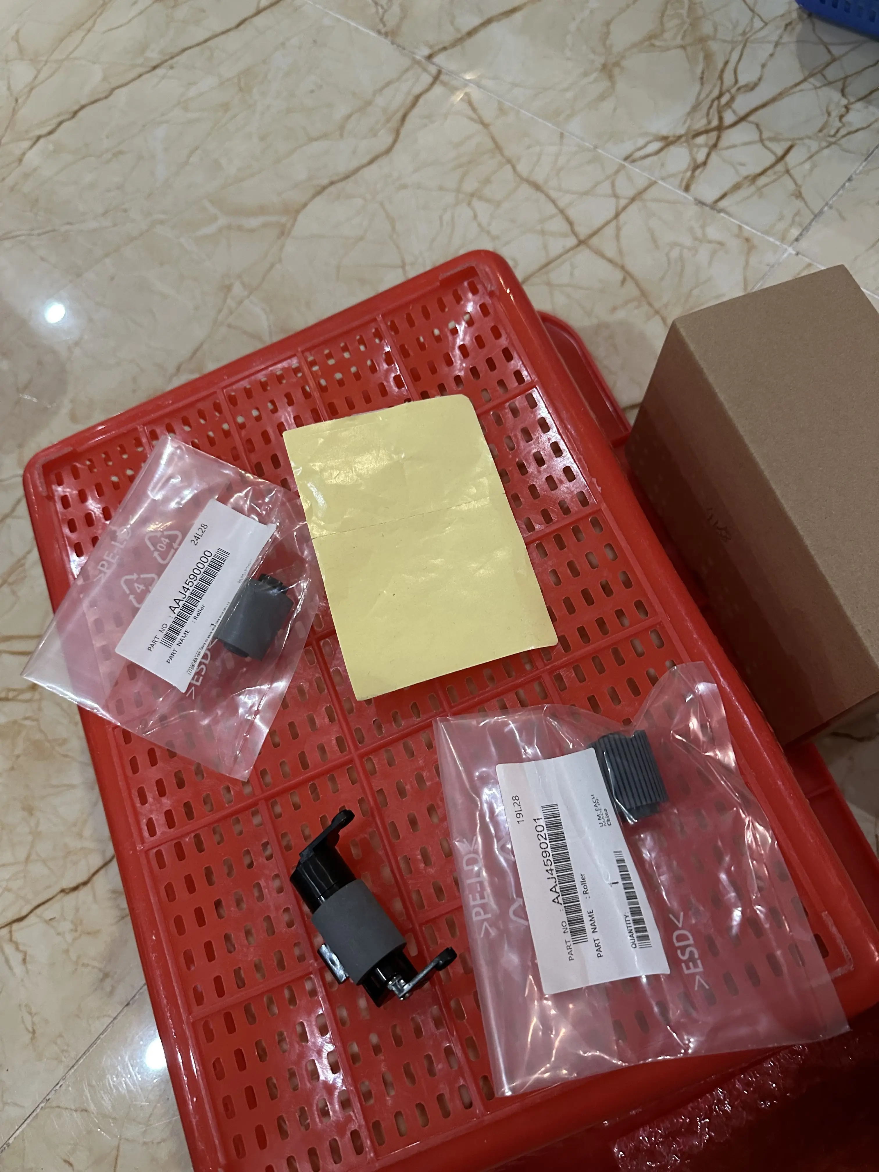 

1 комплект AAJ4590000 AAJ4590201 AAJ4-R703-02 Комплекты роликовых роликов захвата ADF для Konica Minolta BH 266i 306i 226i 246i DF633 205i