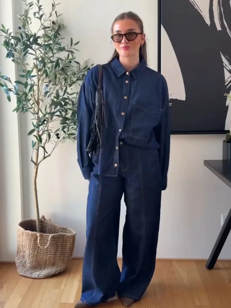 

Женский костюм: джинсовая рубашка с длинным рукавом, однобортная, с декоративными карманами, свободного кроя + модные повседневные широкие брюки с высокой талией