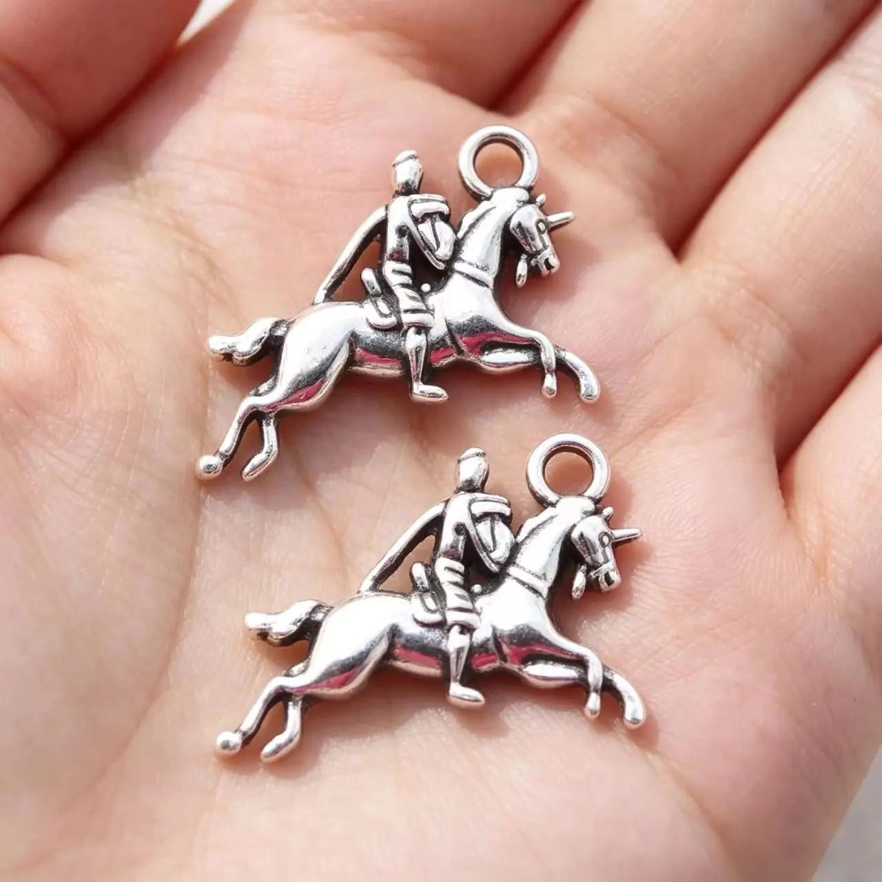 12pcs/Lot 16x25mm Antique Silver Color Horse Rider Knight Charms Pendant For Jewelry Making DIY Jewelry Findings