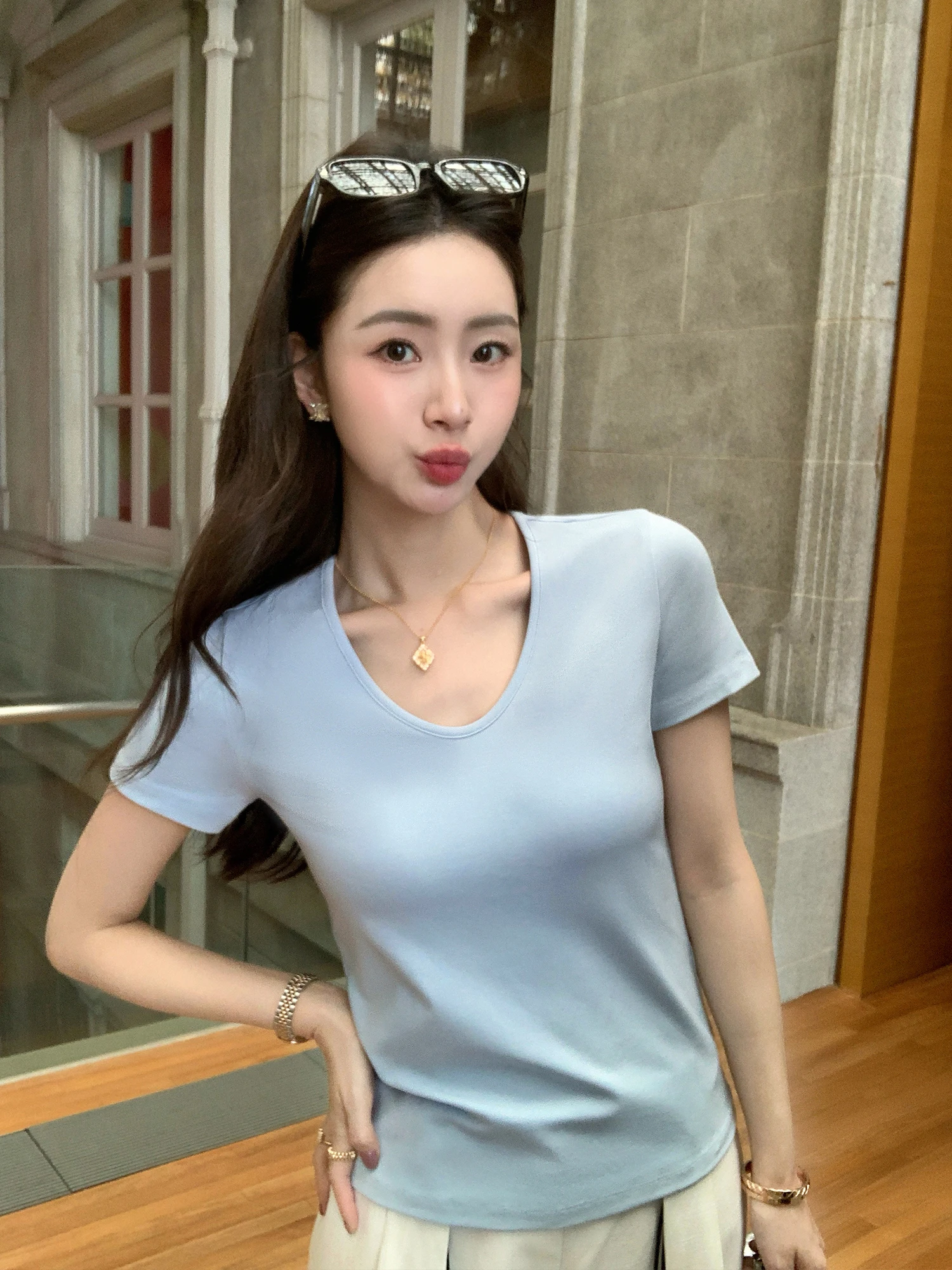 Pusumede Casual Basic V-Neck Short Sleeve T-Shirt Women Loose Fit Simple Short Length Top Polyester Cotton Spandex Blend