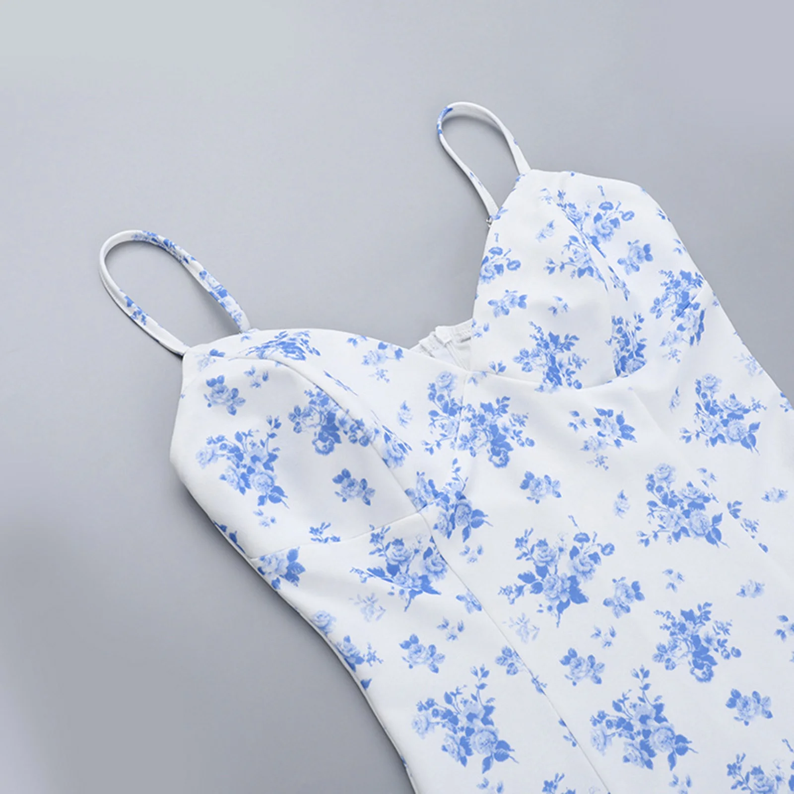 2025 여성용 티어드 러플 바디콘 캐미 드레스 슬리브리스 스파게티 스트랩 딥 V넥 미니 드레스 외출복