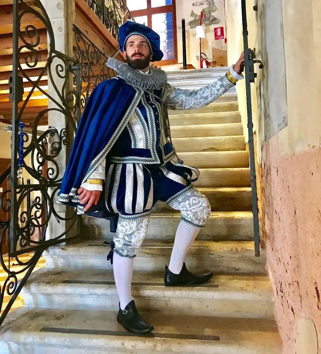 Men's  Renaissance Tudor King Prince Costume Blue Outfits King Henry VII Costume Blue Ball Gown Custom Made