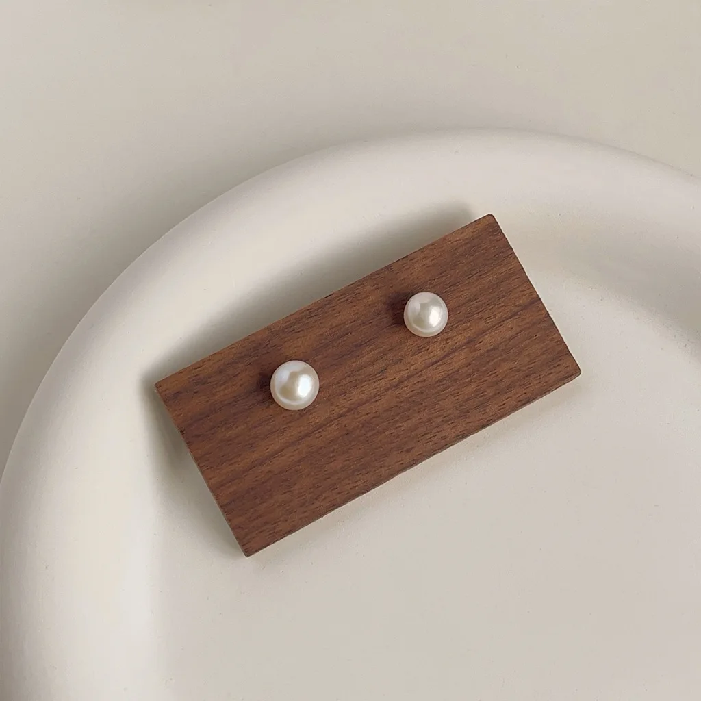 DIY accessories Personality small freshwater pearl stud earrings women's French elegance temperament earrings niche fashion comm view 4