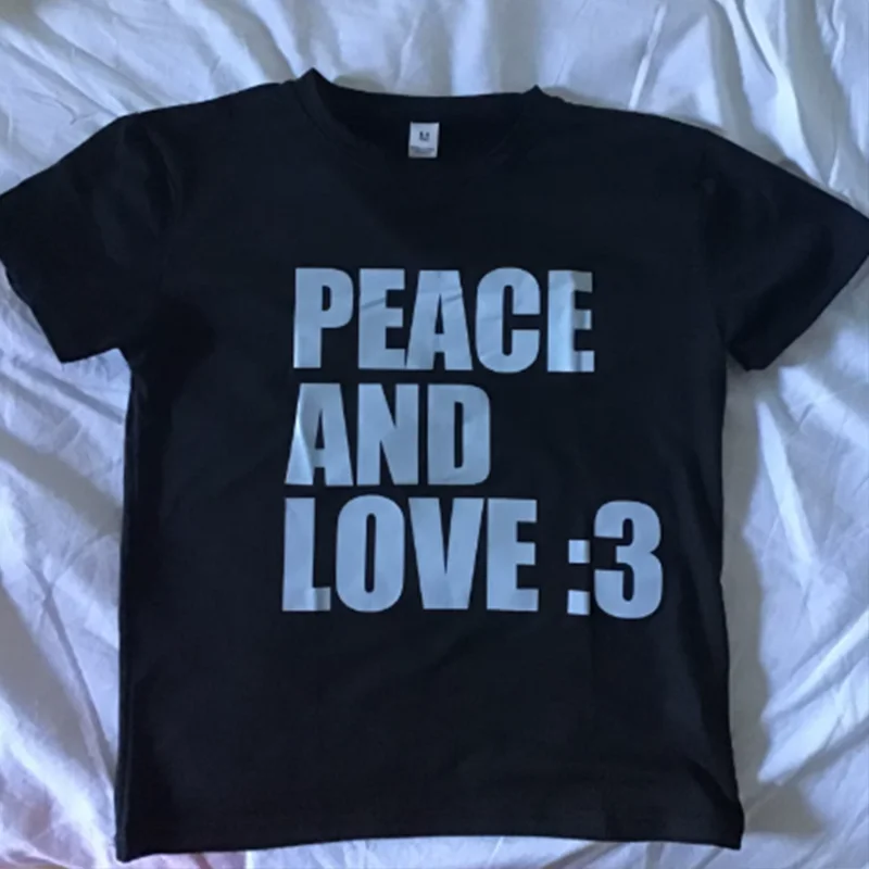 

Emo girl Y2k style aesthetic streetwear women's T-shirt summer casual Gothic letter short sleeved 90s retro garbage T-shirt crop