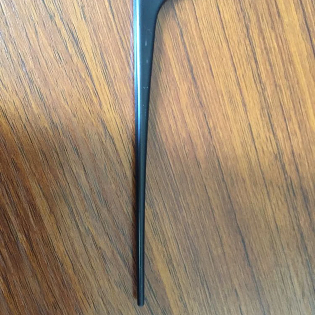 

Pointed Tail Comb Hair Color Dyeing Tools Reusable Easy to Clean Ponytail Brush for Salon Professionals Long Handle