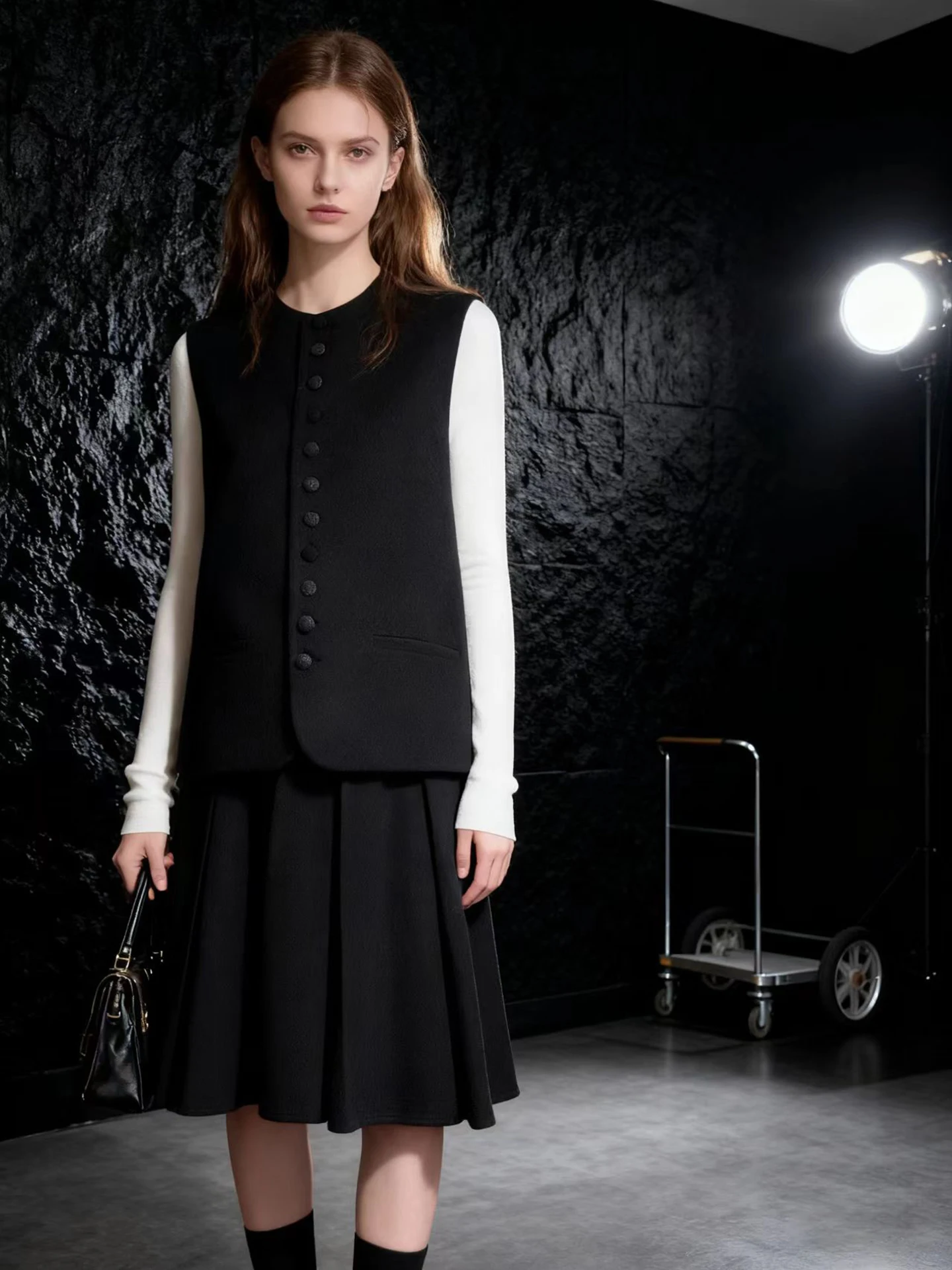 

HUAAPPUW Роскошный осенне-зимний женский модный комплект: плиссированная юбка с высокой талией и вязаный жилет, повседневный комплект из двух предметов