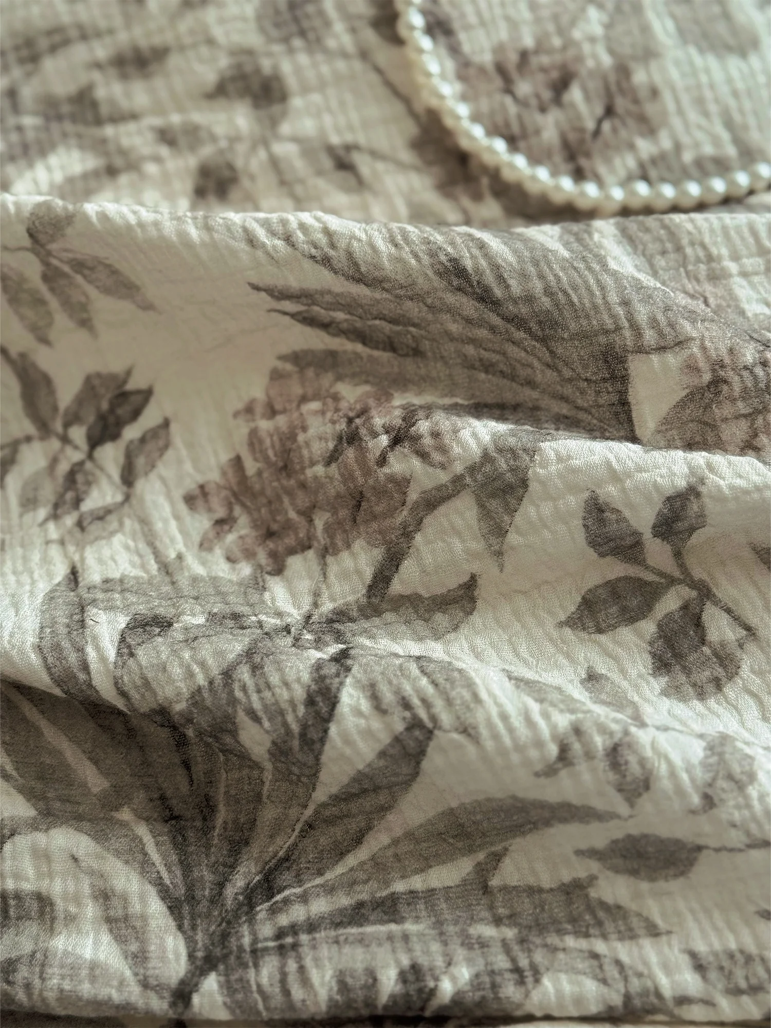 

Постельное белье Monet Garden: низкая насыщенность цвета, премиальное качество, класс А, из чистого хлопка, жатое, двухслойное, 8 предметов, 1 шт.