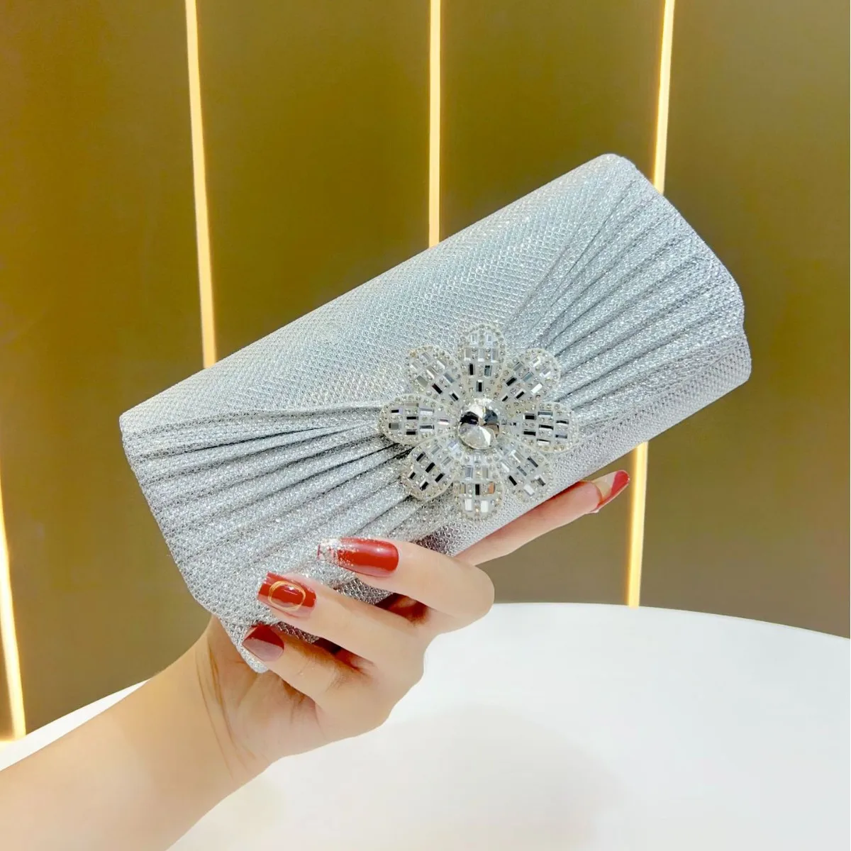 

New Cross-Border Women’s Evening Bag Floral Diamond Encrusted Small Clutch High-End Chain Handbag Popular Party Purse Tote