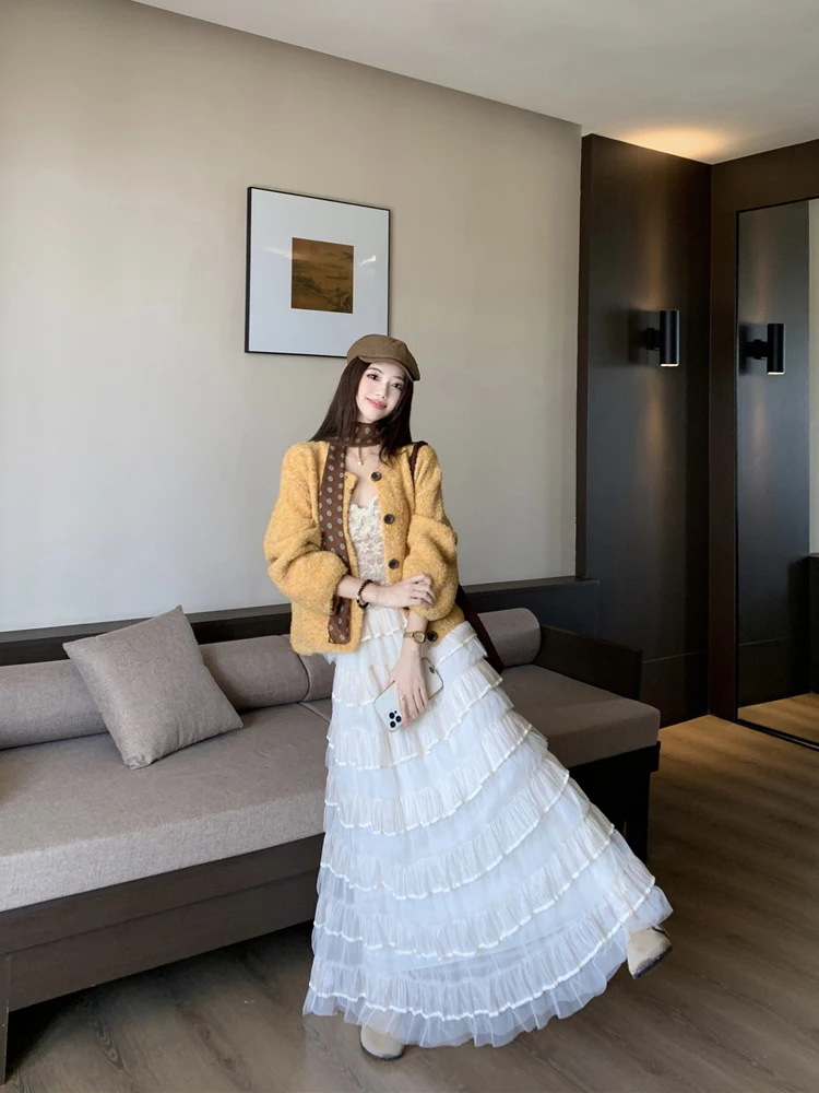 

Korean Style Knitted Sweater Cardigan Lace Vest Mesh Cake Half Skirt Women's Summer New Fashion Set High Waist round Dot Pattern