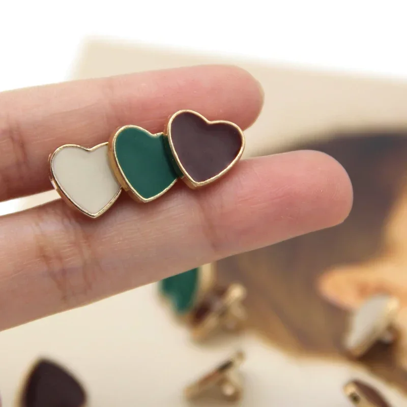 13mm Cute Vintage Red Heart Metal Shank Shirt Buttons For Clothing Green Doll Decorative DIY Crafts Sewing Accessories Wholesale