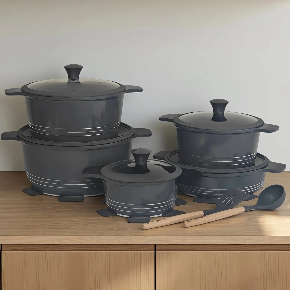 Kitchen non-stick pot set open flame heat conduction