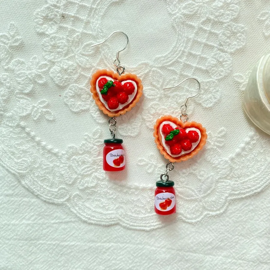 Novelty Heart Strawberry Jam Cake Dangle Earrings Creative Food Strawberry Jewelry Cute Resin Handmade Girl Eardrop Gift for Her