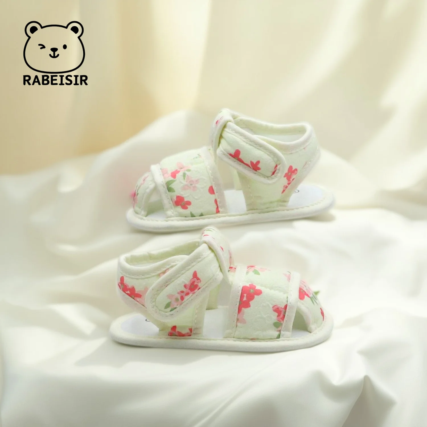 أحذية للأطفال الصغار، صنادل ما قبل الخطوات للفتيات الصغيرات، لون الحلوى، تصميم زهور صغيرة، خفيفة الوزن ومسامية، مناسبة للارتداء اليومي وملابس الحفلات، يمكن ارتداؤها في جميع الفصول