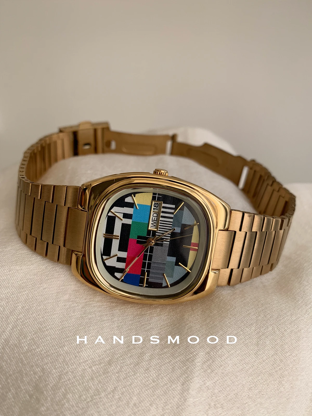 ساعة نسائية كلاسيكية كلاسيكية بتصميم مربع ملون للتلفزيون بتصميم شخصي ساعة نسائية راقية ساعة فاخرة عالية الجودة