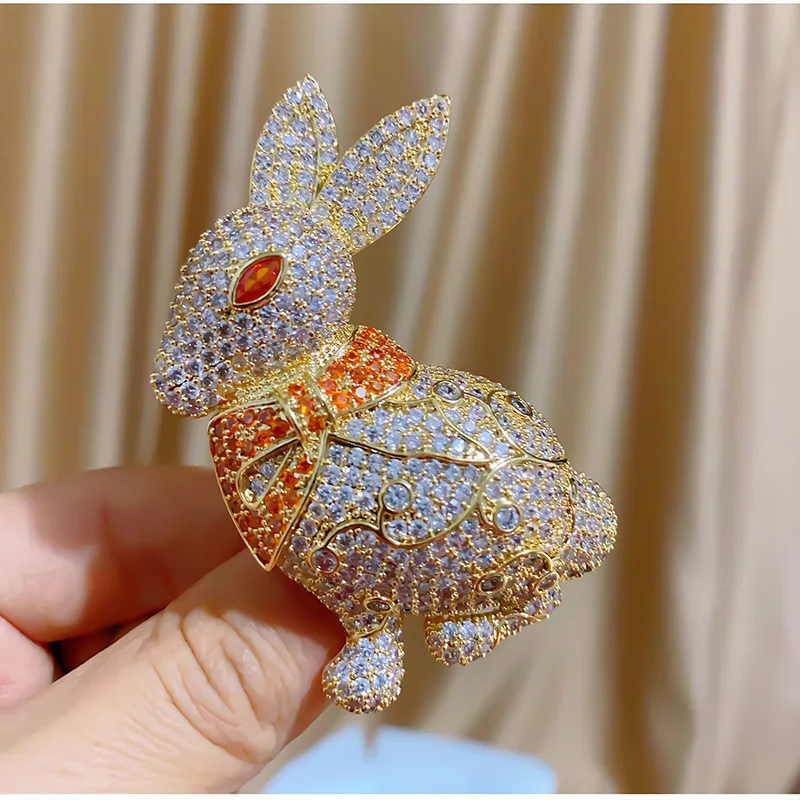 Retro Cute Rabbit Brooches Luxury Micro-inlaid Zircon Personalized Animals Leopard Snake Pins Sweater Overcoat Accessories Gifts