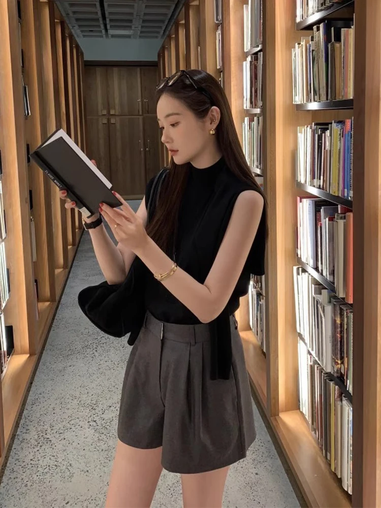 ชุดเซ็ตสองชิ้นเสื้อกั๊กไหมพรมคอสูงทรงสวยสไตล์วินเทจสำหรับฤดูร้อน กางเกงเอวสูงจีบพลีท แฟชั่นสำหรับผู้หญิง