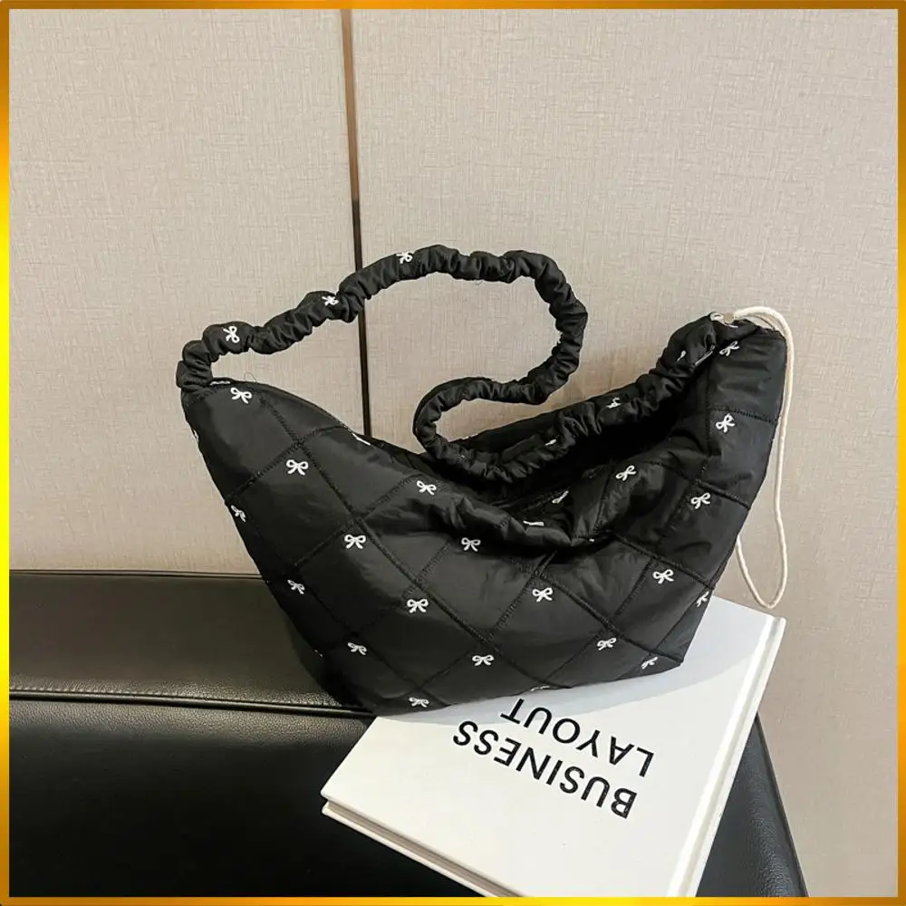 

Hobo Bag for Women Quilted Crossbody Bag Adjustable Strap Dumpling Bag with Zipper for Work Travel Shopping