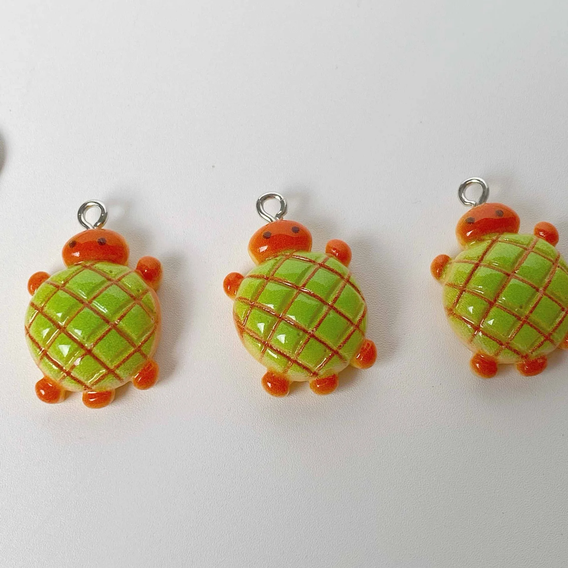 حار السلاحف الهاتف Charms قلادة لطيف أنيمي المفاتيح حالات آيفون 12 CCD كاميرا Airpods سماعات كول Kawaii اكسسوارات