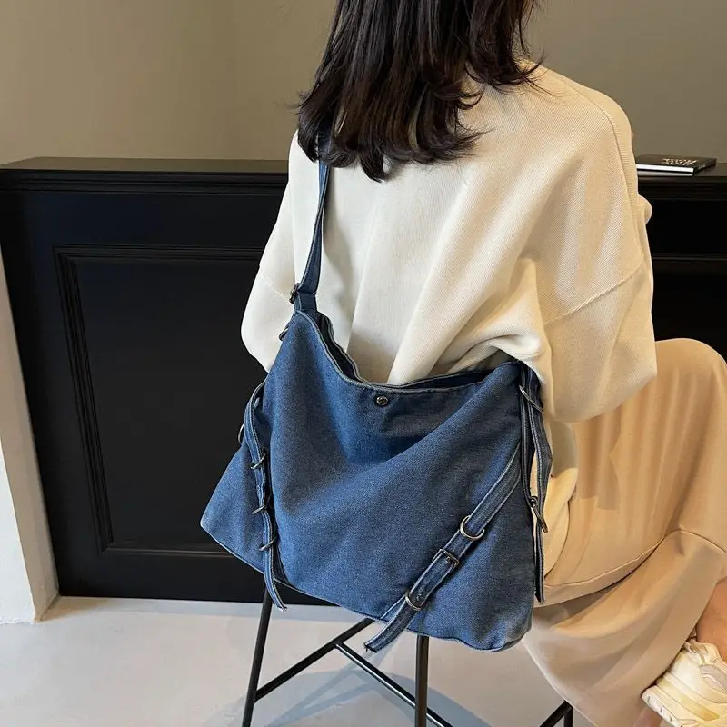 

Винтажная джинсовая сумка-тоут большой вместимости, новая модная и универсальная повседневная сумка через плечо для одной комнаты.