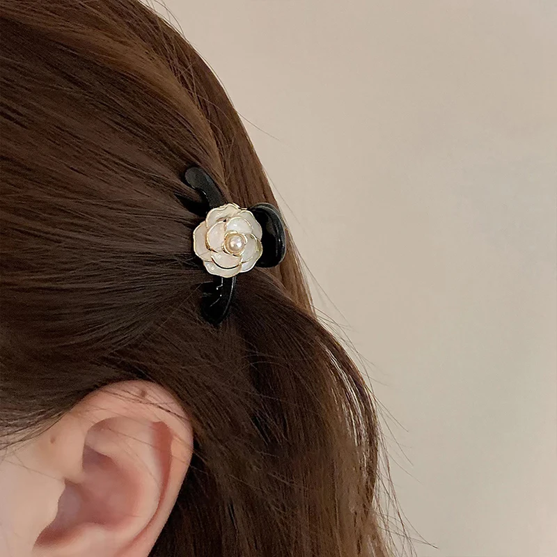Lovely Flower Vintage Small Hair Claws For Women Girls Retro Dripping Oil Camellia Hairpin Hair Accessories Headwear Ornament image 2