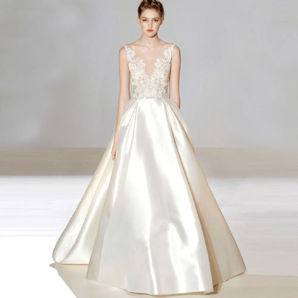 

ZJ4057 Sexy Wedding Dresses O-Neck Full Sleeves Lace Applique Bride Gowns Illusion Sweep Train A-Line Satin