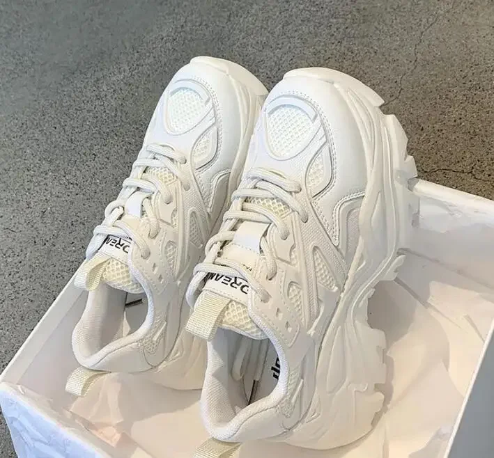 แพลตฟอร์มกีฬาผู้หญิง 2025 ฤดูร้อนใหม่สีดําสบายๆ Chunky รองเท้าผ้าใบผู้หญิงตาข่ายรองเท้าหนังผู้หญิงใหม่แฟชั่น