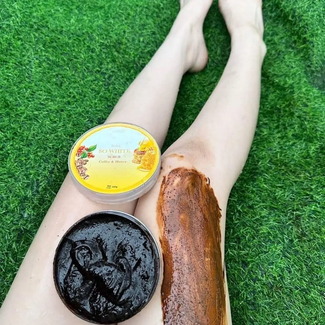 

Exfoliating Body Scrub - Brightening Blackhead Remover & Dead Skin Cleanser for Glowing​