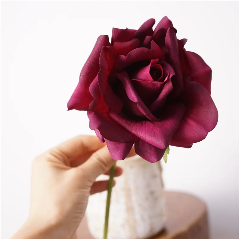 10 Stück Feuchtigkeitsspendende Künstliche Rosen aus Latex mit geschwungenen Kanten für Hochzeits-Brautsträuße, Heimdekoration, Party- und Event-Deko – Detail 17